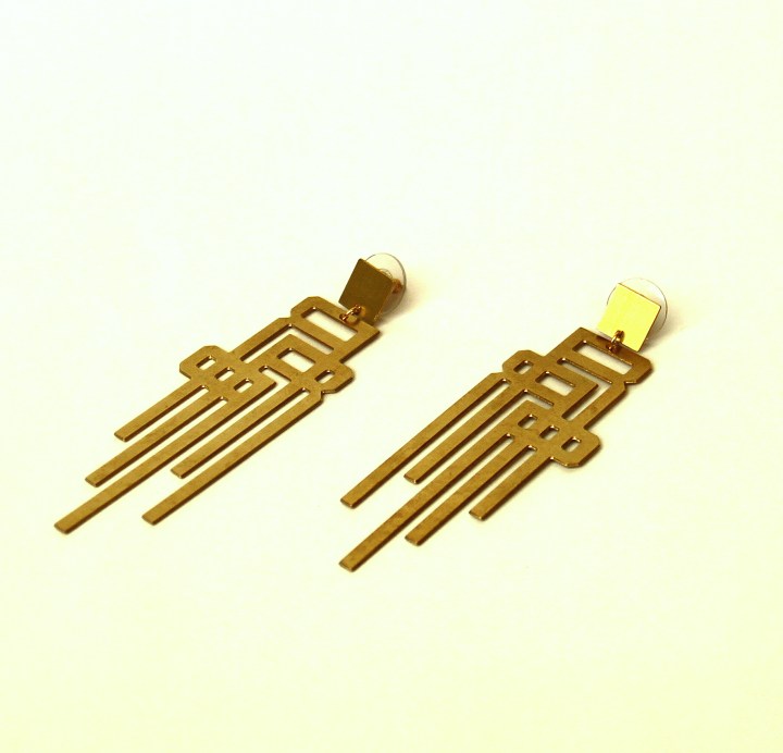 brass logo earring 5 (2)